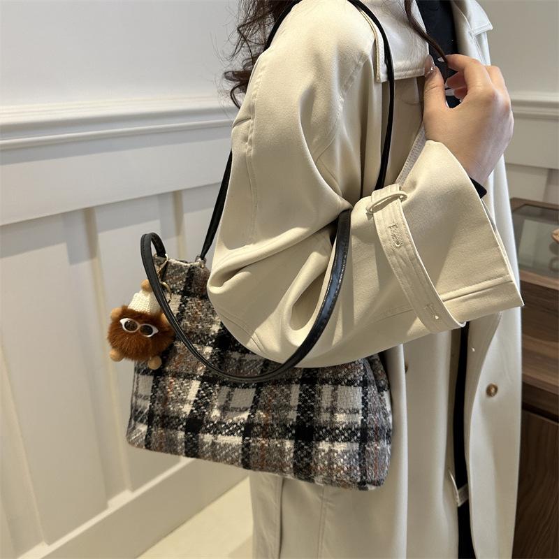 Модные сумки для женщин с большой вместимостью Новые трендовые весенние и летние холщовые сумки через плечо Модные сумки-тоут для поездок на работу Трендовые