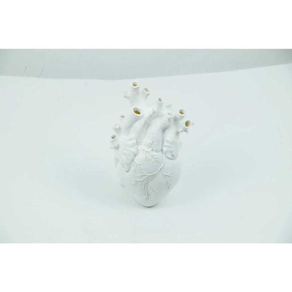 Цветочная композиция в форме сердца, украшение, гостиная, тумба под телевизор, кабинет, поверхность рабочего стола, панель, ваза, украшение