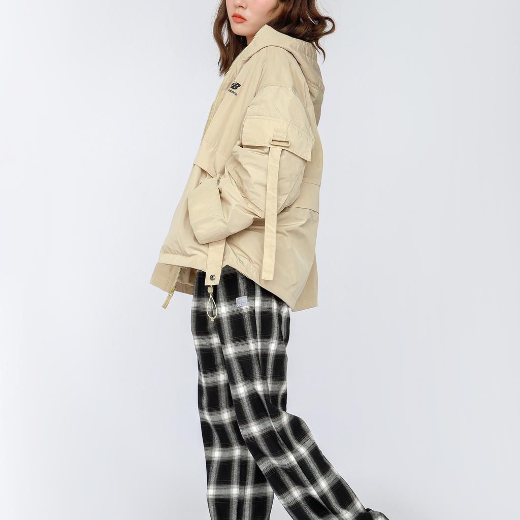 New Balance Куртка женская Хаки AWJ13333-BEI