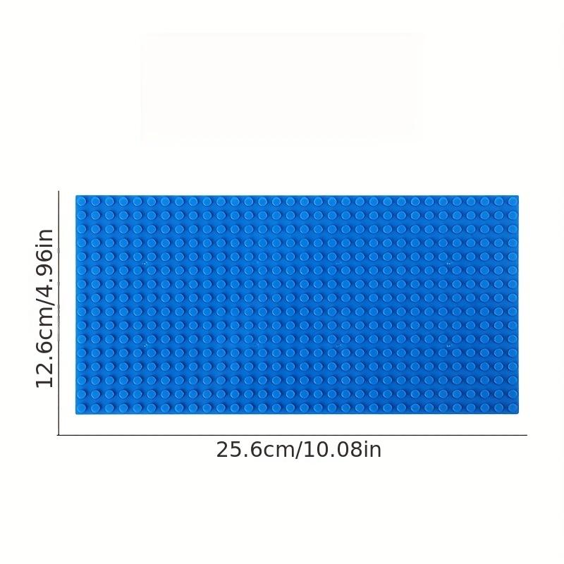 Идеально подходят для игры и демонстрации построек из строительных блоков, эти 10 деталей с 16x32 отверстиями идеально подходят для травяных поверхностей.