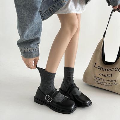 Белые квадратные туфли в стиле ретро с французским легким ртом на плоской подошве для женской верхней одежды 2025 года, новые летние туфли Мэри Джейн