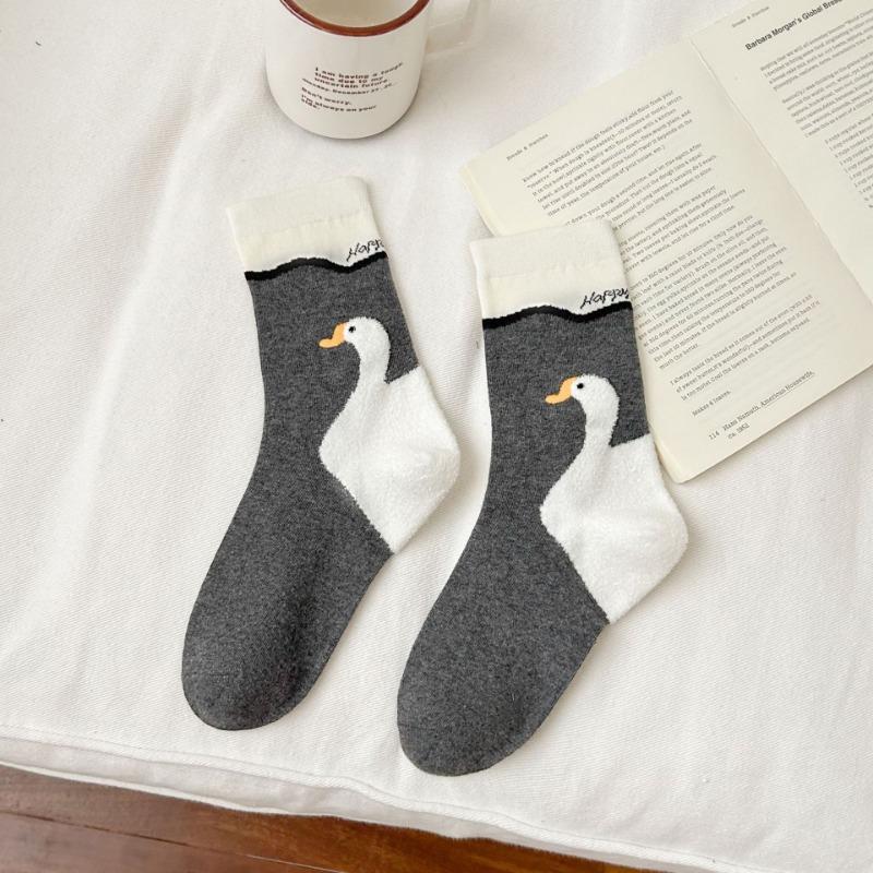Big White Goose Cotton Socks, Girls' Autumn and Winter Feather Yarn Cute Embroidered Mid-calf Socks, Cartoon Student Casual Socks