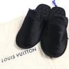 Отличные LOUIS VUITTON Другая обувь Сатиновые тапочки с вышивкой логотипа Домашние тапочки Б/у