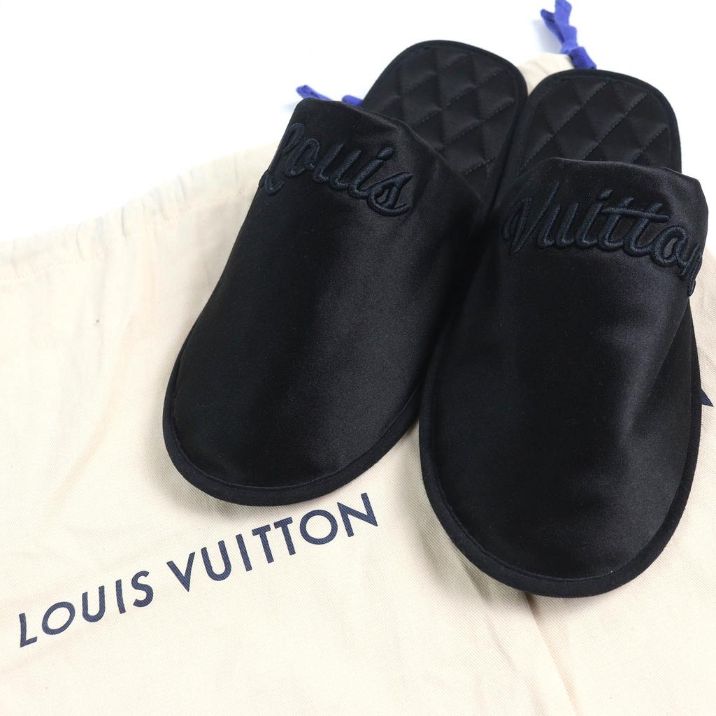 Отличные LOUIS VUITTON Другая обувь Сатиновые тапочки с вышивкой логотипа Домашние тапочки Б/у