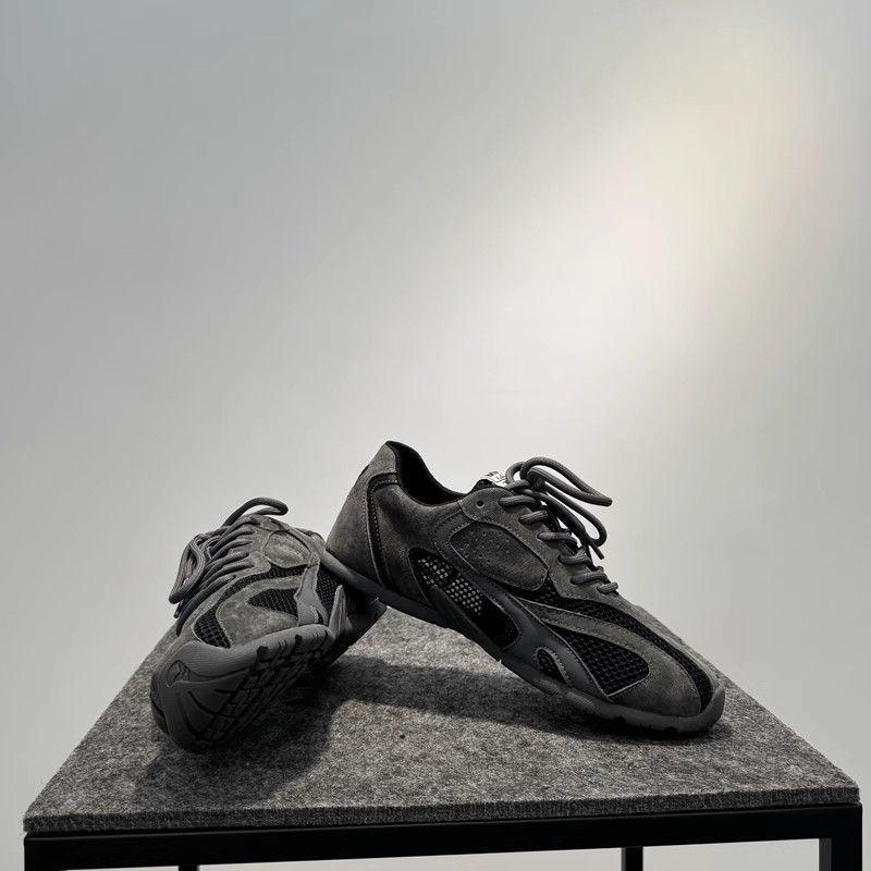 Обувь мужская 2025 года, новые летние сетчатые повседневные туфли, модные дышащие туфли Forrest Gump с мягкой подошвой, универсальные туфли на шнуровке с низким верхом