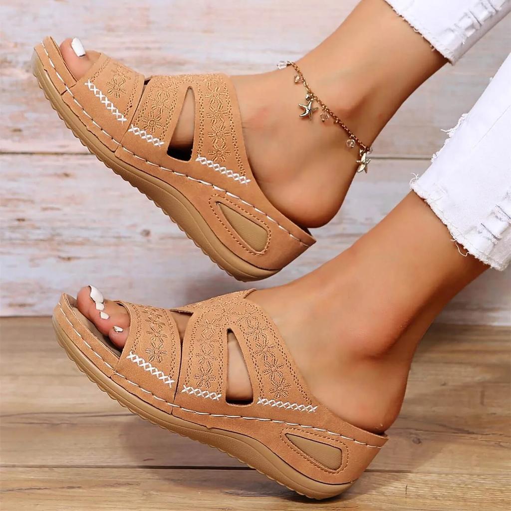 Fashion Cheap Shoes Clearance Women Clip Toe Sandals Crystal Jelly Beach Flip Flops Female Students Chanclas De Mujer