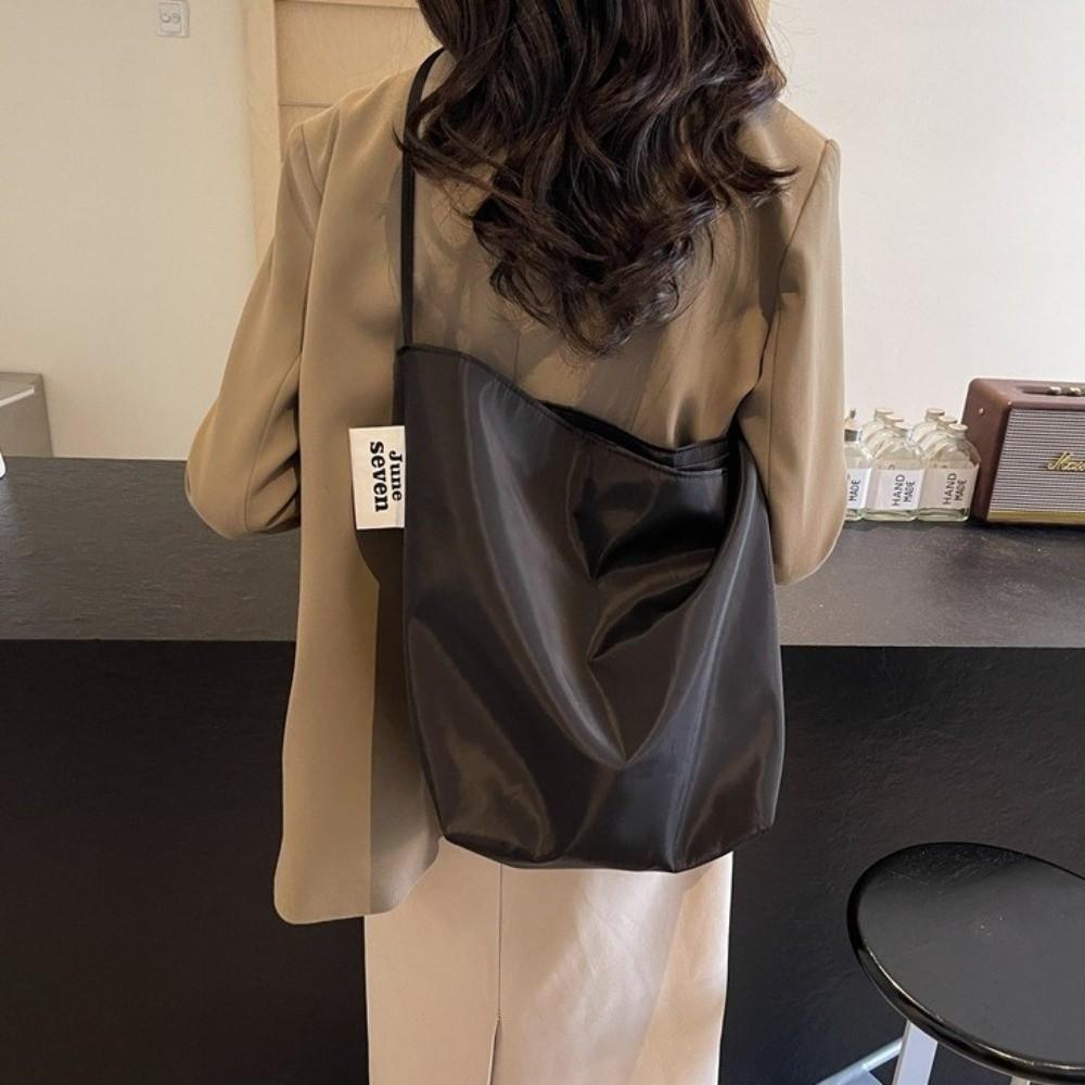 Solid Color Canvas Shoulder Bag Versatile Women's Handbag Fashion Class Bucket Bag Shopping