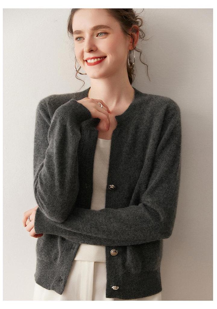 Round Neck Loose Cashmere Cardigan: Women's Long Sleeve Knit Sweater with Pockets - Autumn/Winter Outerwear.