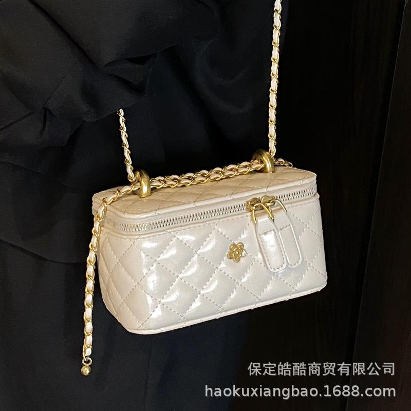 Сумка из вышивальной нити в ромбик женская 2025 новая весна и лето универсальная сумка-мессенджер на цепочке модная супер огненная сумка-коробочка маленькая квадратная сумка