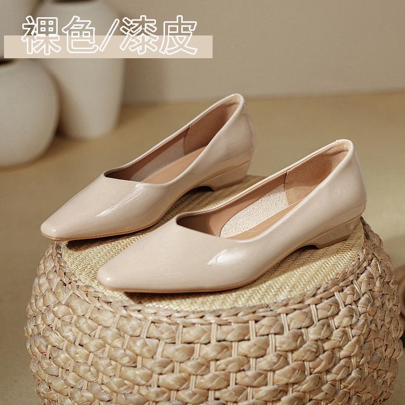 Черные туфли на высоком толстом каблуке, не утомляющие ноги, темпераментные, для офиса, профессиональная женская обувь, новинка 2025 года, одинарные туфли с квадратным носком и V-образным вырезом