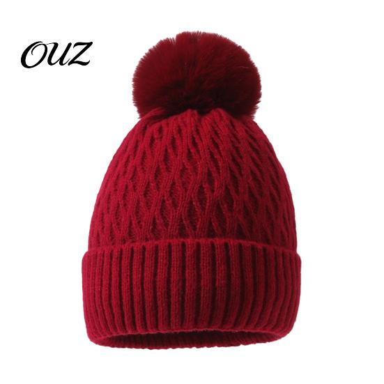 Winter Warm Beanies for Women Cable Knit Hat, Fleece Lined Hat with Pompom, Outdoor Windproof Cap Cozy Stretchy Skull Cycling Skiing Hiking