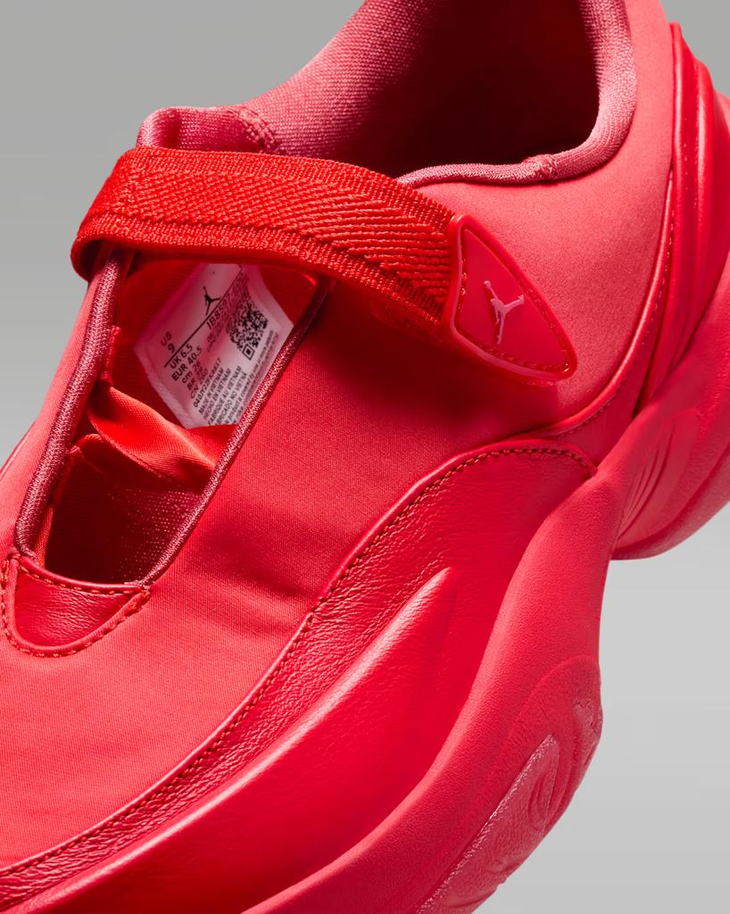 IB8597-600 Nike Jordan Pointe Chile Red (Женский)