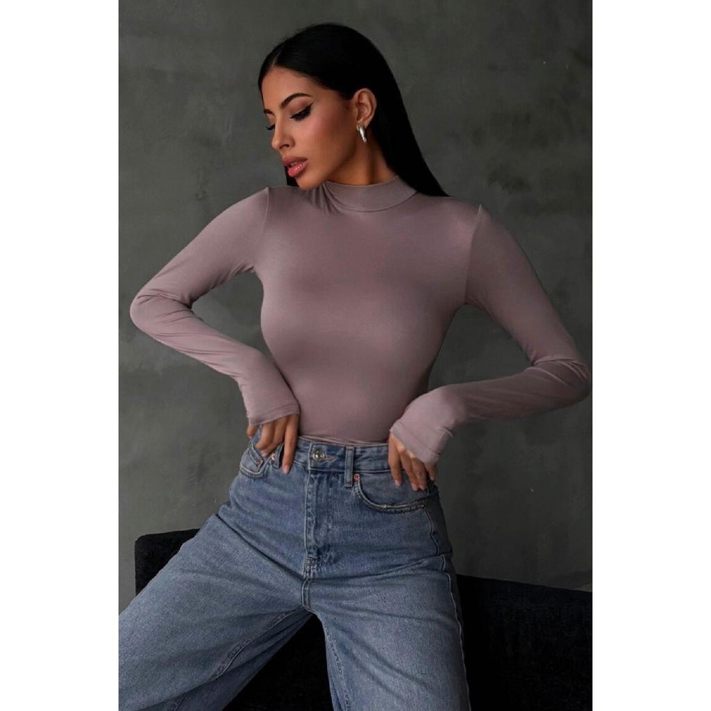 Женское черное боди с деталями на пальцах