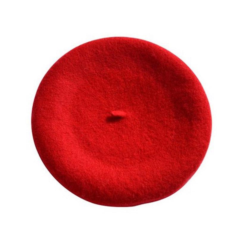 Женский яркий берет