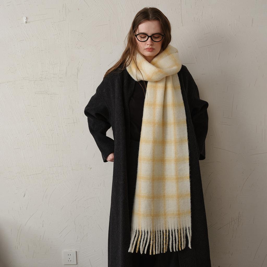 Designer wool plaid scarf women's autumn and winter increase the soft and simple atmosphere pink plaid scarf shawl