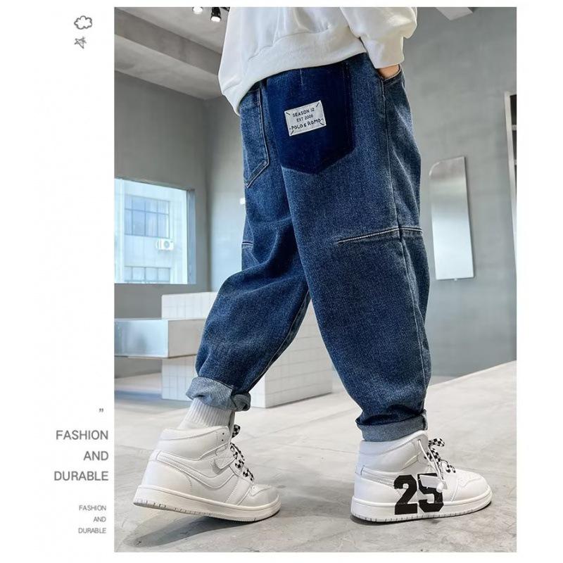 Джинсы корейского стиля для мальчиков осень 2024 года - модные брюки-карандаш для детей