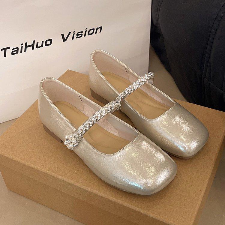 French Mary Jane square head single shoes women's summer 2026 new flat bottom with skirt ladyshoes pregnant women evening small leather shoes