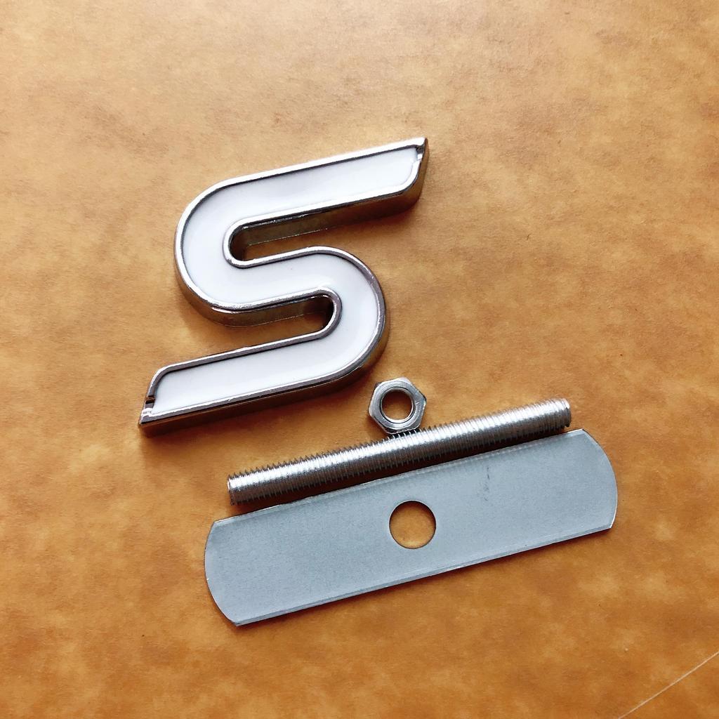 Ford Mondeo/Ford Fiesta ST Sport Grille Emblem - Metallic