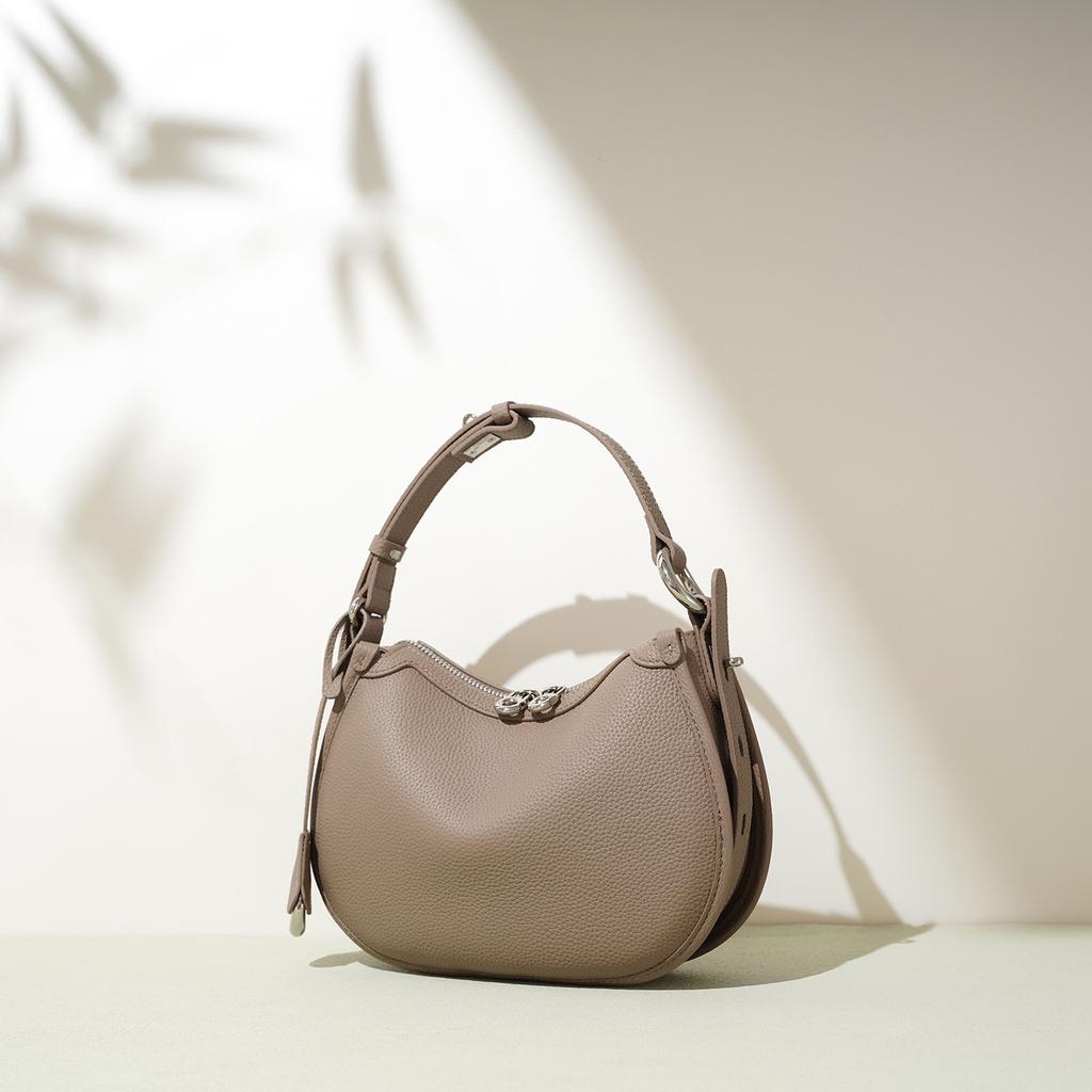 Premium Spring and Summer Shoulder Bag Crossbody Bag Women's Large Capacity Simple Commuter Handheld