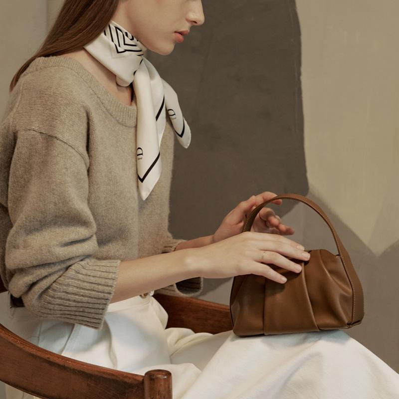 Дизайнерская сумка, летняя, новая, из искусственной кожи, простая, универсальная, сумка-саквояж, плиссированная, сумка-облако, мягкая, кожаная, ручная сумка для женщин