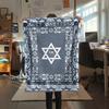 1 шт. Фланелевое одеяло с принтом Ханука, Высокое качество, Для всех сезонов, Декор для дома, Тепло и уют, Идеально для рождественских подарков
