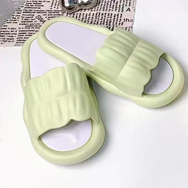 Женские тапочки, которые можно носить дома и принимать душ летом. Легкий, удобный и нескользящий. Студенческие тапочки одной линии