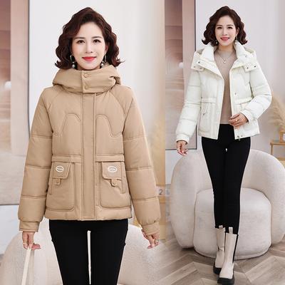Женская короткая хлопковая куртка 2025 зима новая модная свободная стройнящая большой карман теплая хлопковая куртка