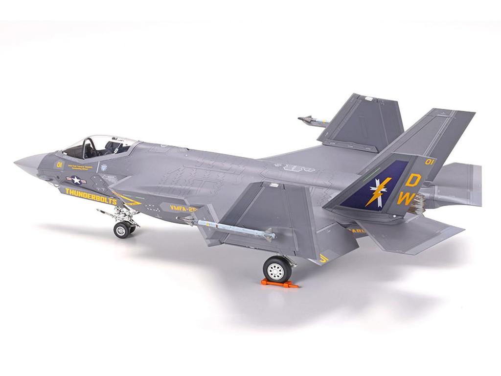 Tamiya Warbird Collection 94 Lockheed Martin Lightning II Plastic Model Kit 60794 1/72 No. F-35C (Airplane)
