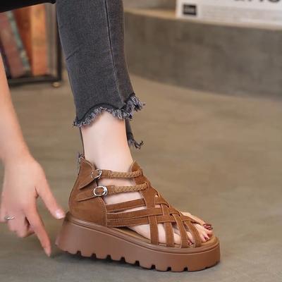 Популярные ретро римские сандалии на толстой подошве женские 2025 лето новые легкие полые с небольшим увеличением роста плетеные сандалии