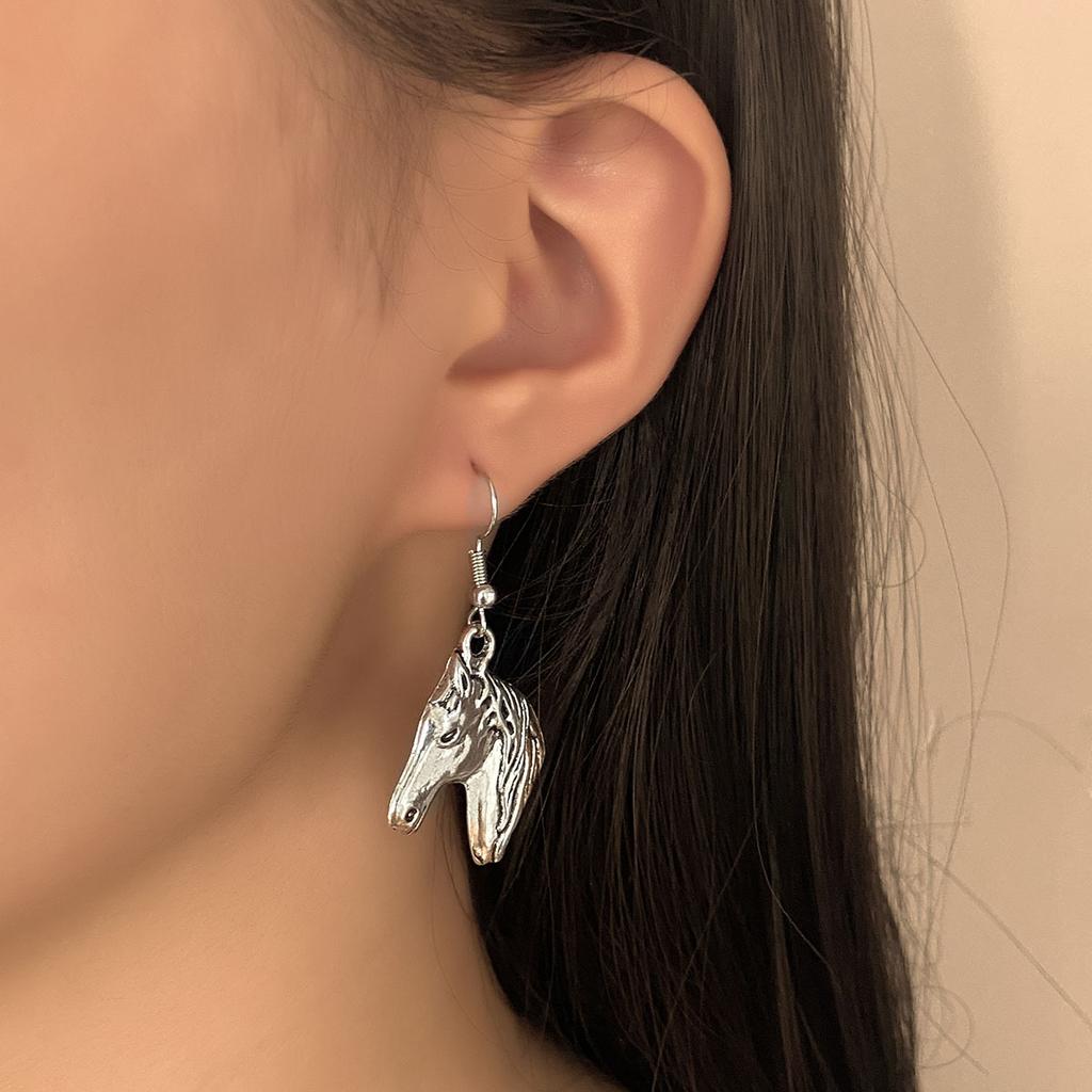 Западный ковбойский стиль, античный серебряный дизайн, подвеска в виде маленькой лошадки и теленка, крючок для уха, уникальный и нишевый женский стиль
