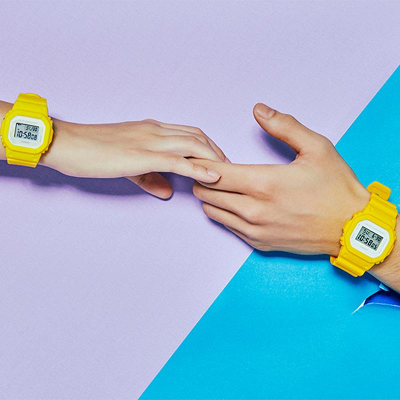 Casio Серия G-Squad Цифровой дисплей Простой прозрачный Квадратный Кварцевый механизм Пластиковый ремешок Часы Мужские Часы Серый DW-5600CU-9