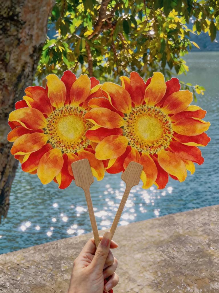 [Summer Limited Edition] 2026 New Model Handheld Fan, Portable Hand-Cranked Fan, Lucky Fan, Photo Prop