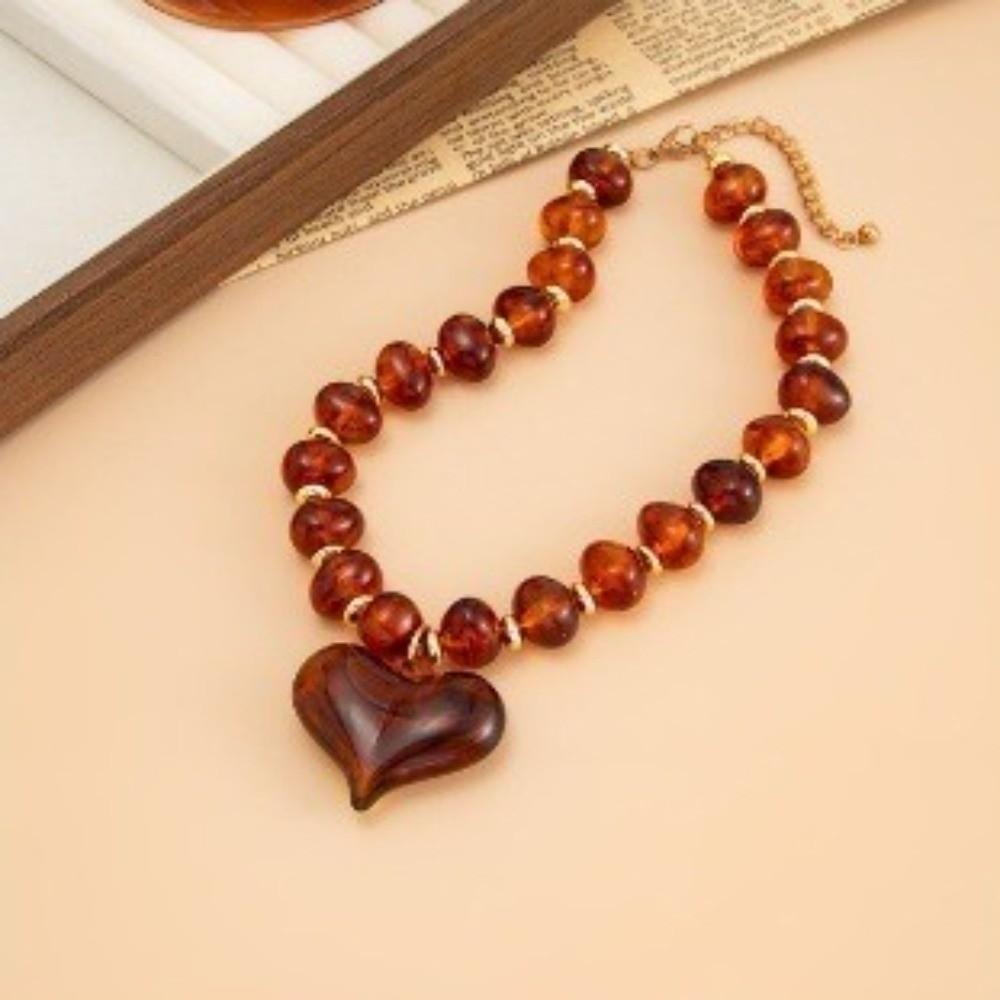 Versatile Heart Pendant Necklace Amber Color Beaded Choker New Clavicle Chain Jewelry Gifts