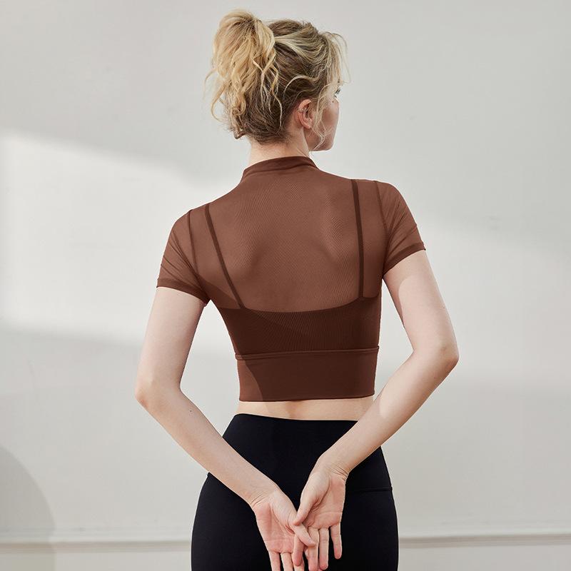 Yoga clothes women's summer new models with chest pads, mesh yarn, fake two-piece fitness clothes, sports training, short-sleeved vest top