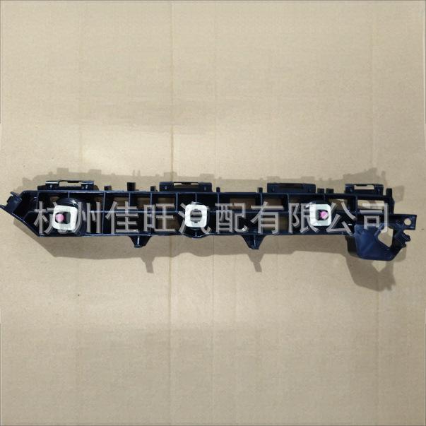 Комплект кронштейнов заднего бампера Toyota 2023 BZ3 (р: 52155-03010, L: 52156-03010)