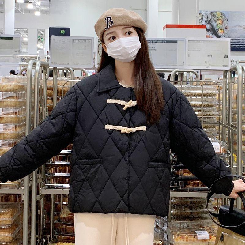 Милая и свежая куртка из корейского хлопка с роговыми пуговицами и ромбовидной сеткой и отложным воротником