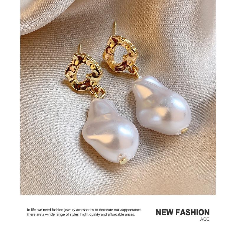 French irregular baroque pearl stud earrings - new luxury, niche, high-end fashion earrings