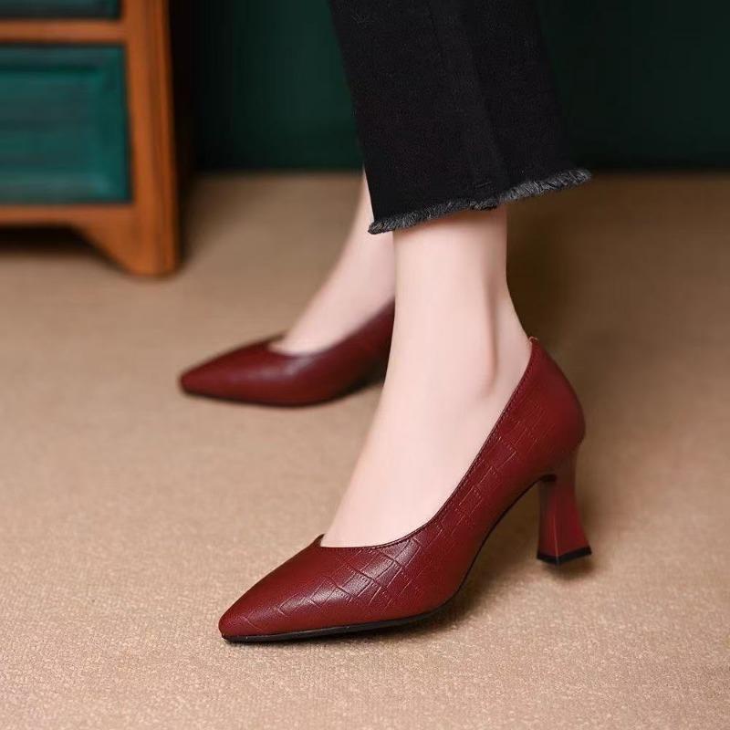 Retro Burgundy High Heels Autumn New Pointed Commuting Light Mouth Stiletto Temperament Professional Single Shoes