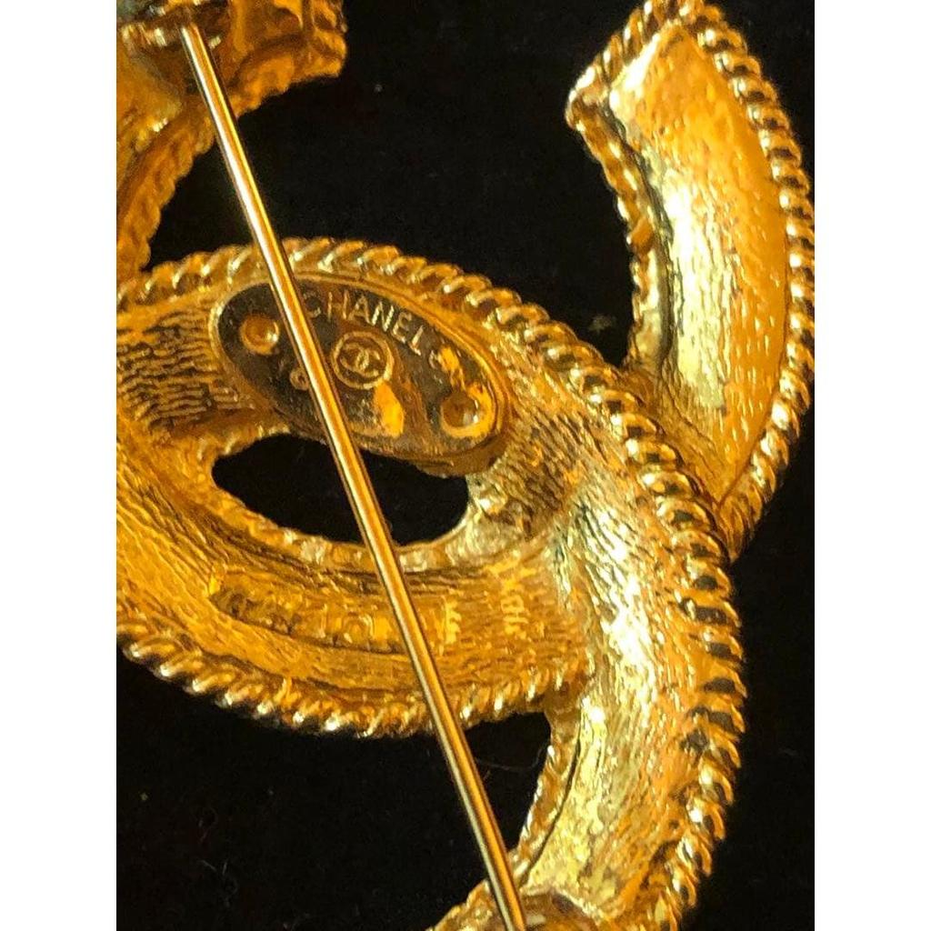 Used  Beautiful item, rare, Chanel, vintage, engraved, CHANEL, brooch, Coco Mark