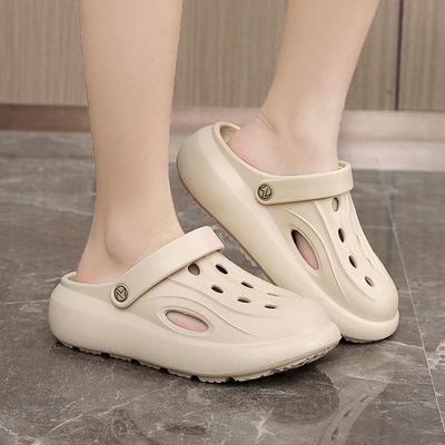 Модные сандалии-клоги на массивной платформе для женщин 2025 лето мягкая толстая подошва пляжные садовые туфли женские шлепанцы на танкетке из ЭВА с нескользящей подошвой