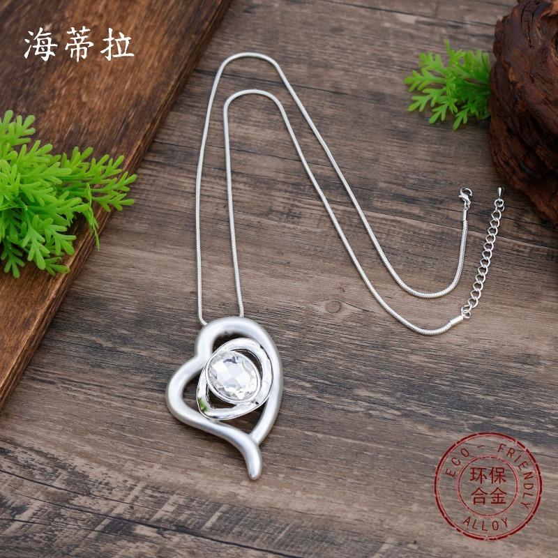 New Matte Hollow Geometric Love Long Pendant Women's Creative High Sense Diamond Inlaid Long Necklace