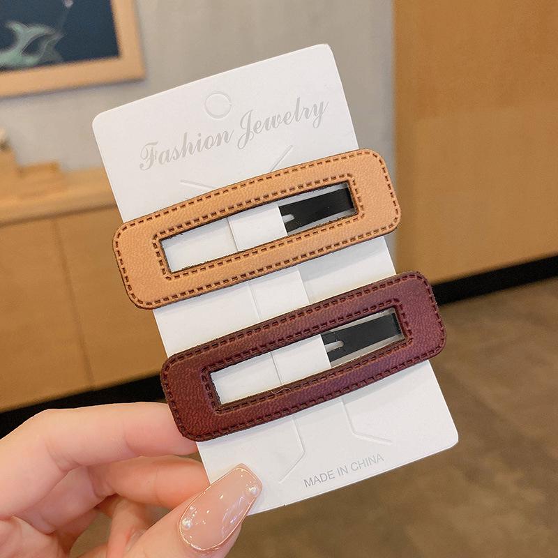 Retro Leather Square Hairpin: Versatile Side Clip for Women