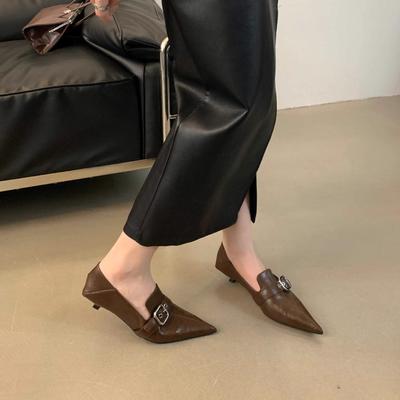 2024 осень пряжка ремень низкий каблук острый одинарные туфли женственные мягкая кожа шаг каблук кошачий каблук средний каблук маленькие кожаные туфли