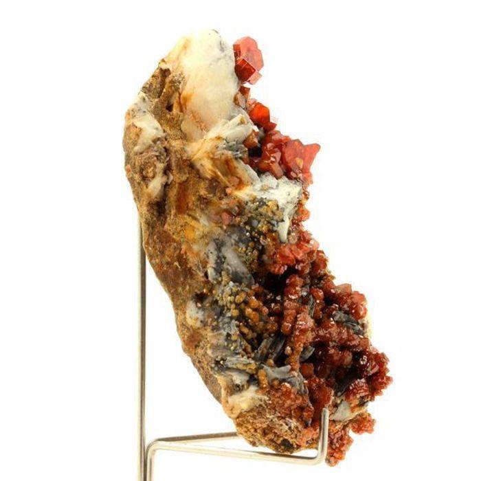 Pierres et Minéraux. Vanadinite. 768.0 ct. Mibladen, Maroc.