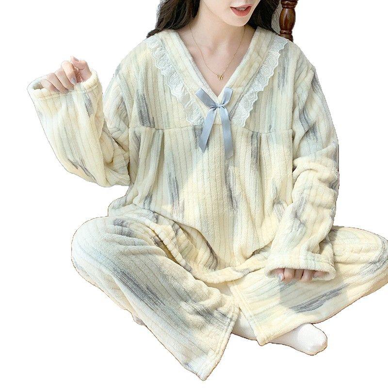 Women's Cozy Flannel Pajama Set with Long Sleeves & Pants, Plus Sizes Available Up To 240 Pounds; Suitable for Indoor & Outdoor Wear.