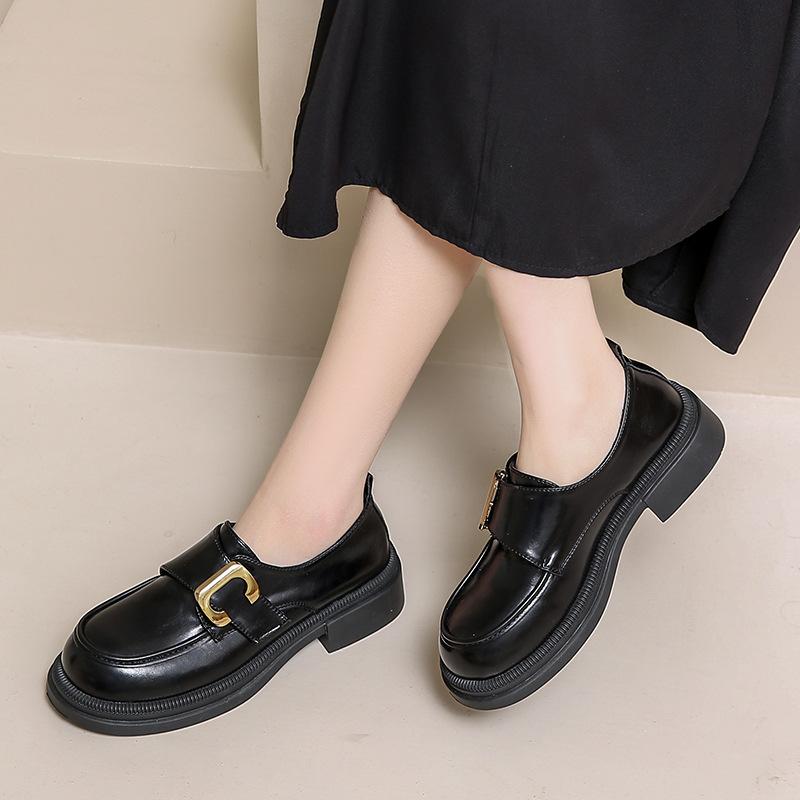 Маленькие кожаные туфли женские 2024 весна и осень новые британские ретро черные универсальные однопедальные туфли на платформе женские