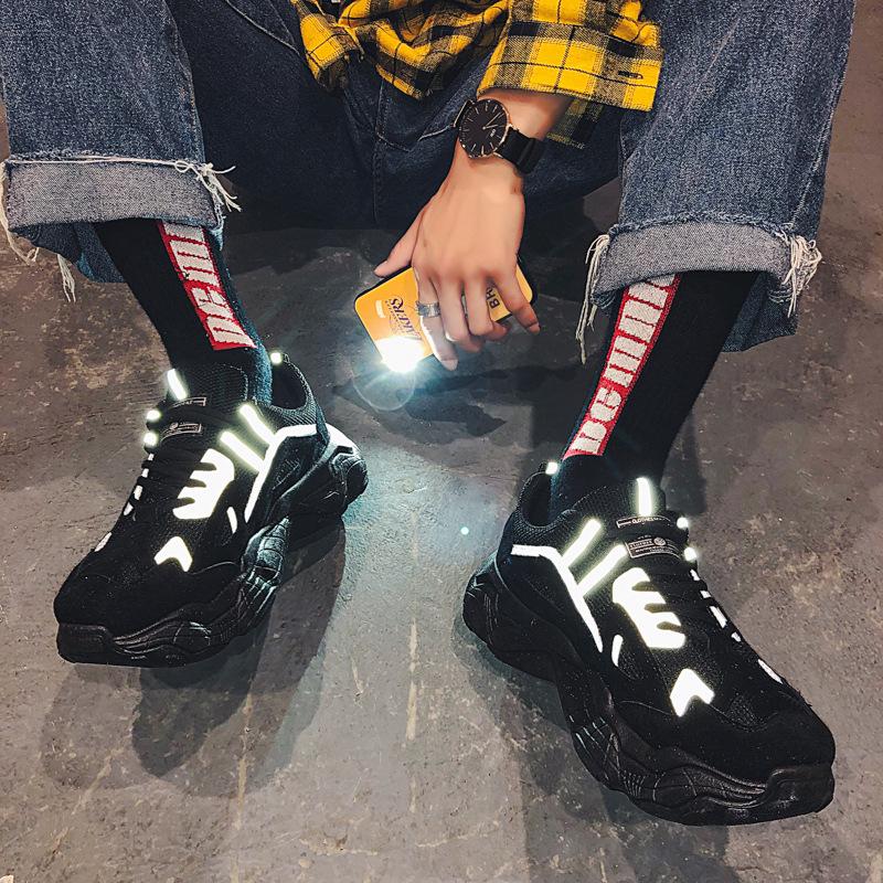 Весна и осень 2025 года новая мужская обувь корейская версия кроссовок для папы тренд светоотражающая спортивная обувь мужская студенческая повседневная обувь
