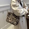 Теплая плюшевая сумка через плечо с леопардовым узором для путешествий, женская, большая вместимость, сумка-тоут с цепочным декором, винтажная мягкая сумка из искусственного меха с ручкой сверху