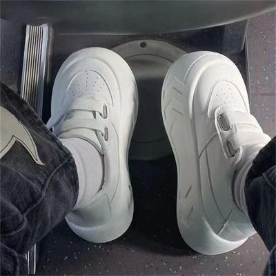 Женская обувь – Кроссовки