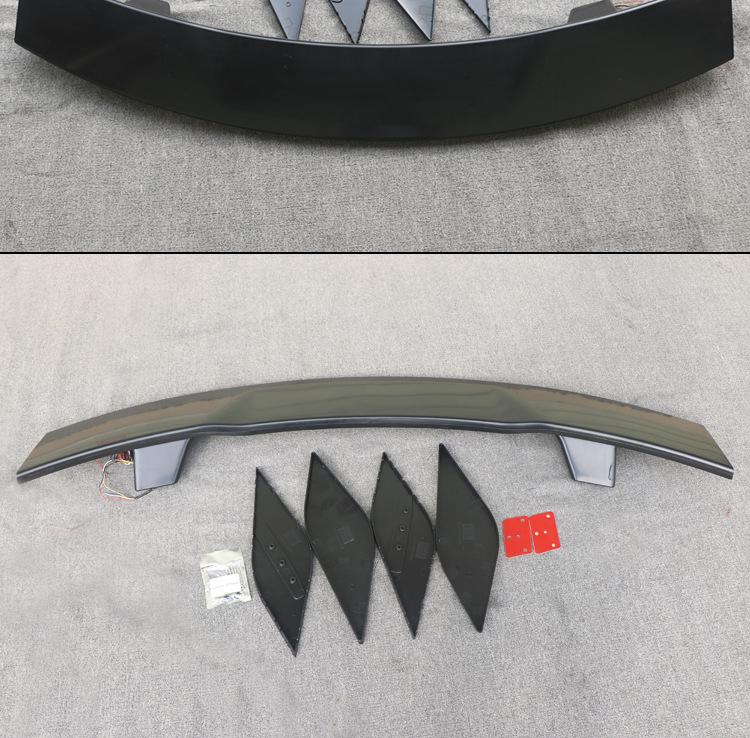 Модификация спойлера багажника с динамическим эффектом для Ford Mustang 2015-2023 годов.